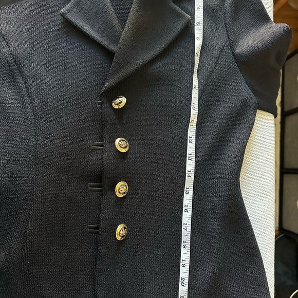 St. John Basics Vintage Caridigan Jacket/Blazer. Pre-owned. - Picture 5 of 15